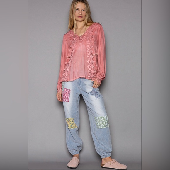 New! POL Colorful Patchwork Distressed Relaxed Fit Jogger Jeans - Picture 7 of 8